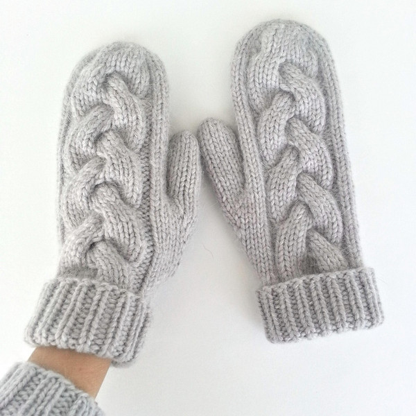 Women hand knit mitten.jpg