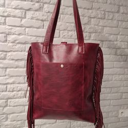 burgundy leather shopper with fringe, elegant bag for women, capacious tope bag, shoulder bag made of italian leather