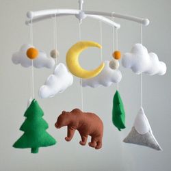 Woodland baby mobile, tree and bear