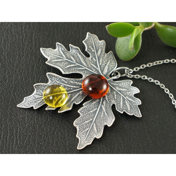 silver-leaf-necklace