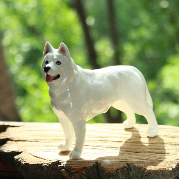 white-husky-figurine (4).JPG