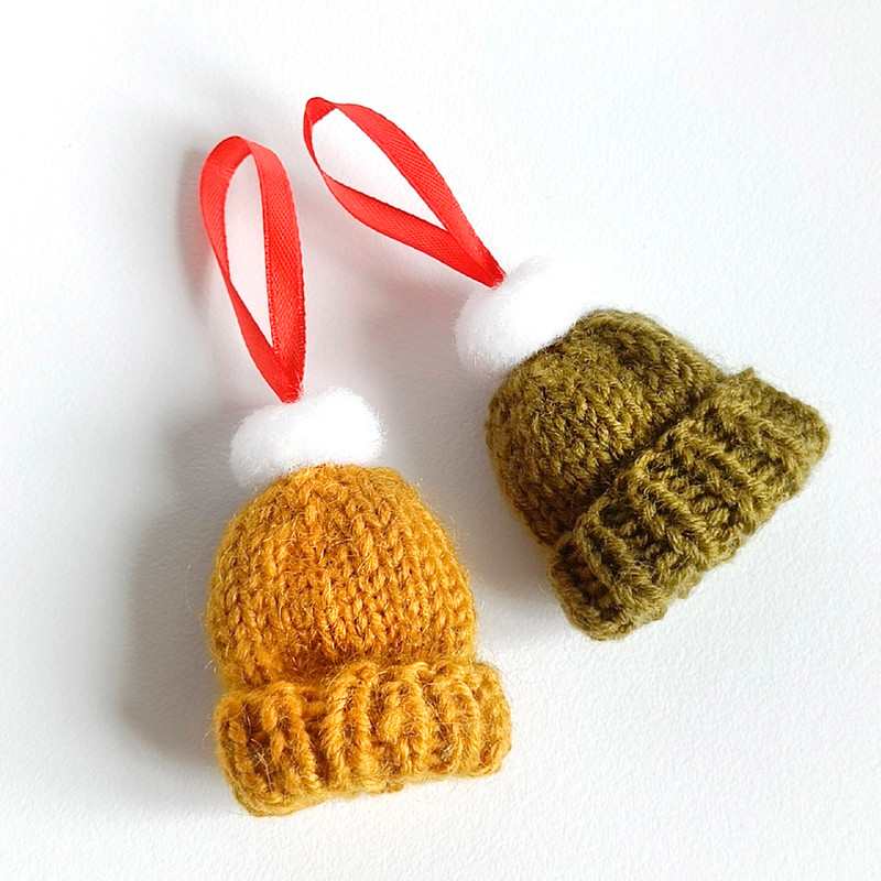 Christmas Tree Ornament Tiny knit hat 1 piece Christmas tree decorations Mini hats