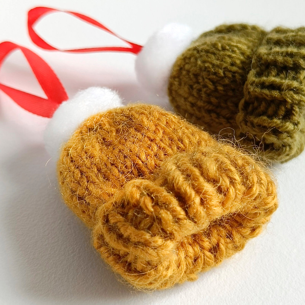 Christmas Tree Ornament Tiny knit hat 1 piece Christmas tree decorations Mini hats