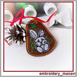 In the hoop rabbit pendant or keychain Embroidery design