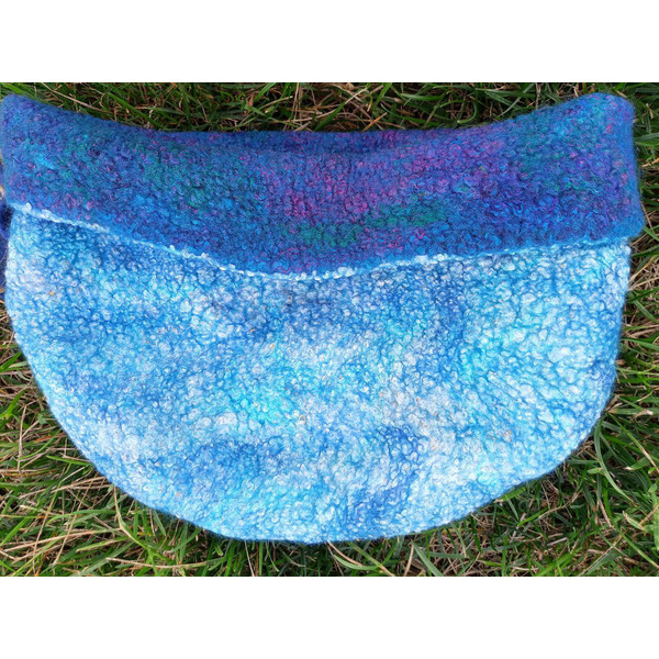 hat-blue-violet-purpur-wetfelting-felting-felt-wool-winter-warm-cozy-handmade-sheep-OOAK-gift-present-cap-helmet 5.jpg