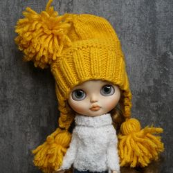 Hat for blythe doll, clothes for blythe, knitted hat with pompom