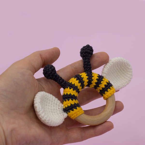 Bee baby rattle set of 2 patterns, amigurumi bee summer patt | Inspire ...