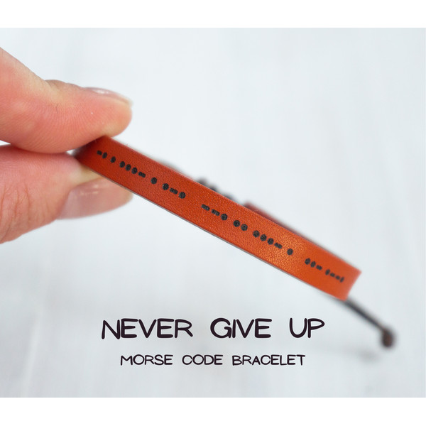 Never gife up bracelet (1).png