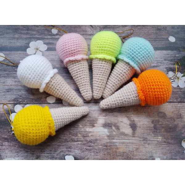 food-ice-cream-keychain-crochet-pattern-pdf.jpeg