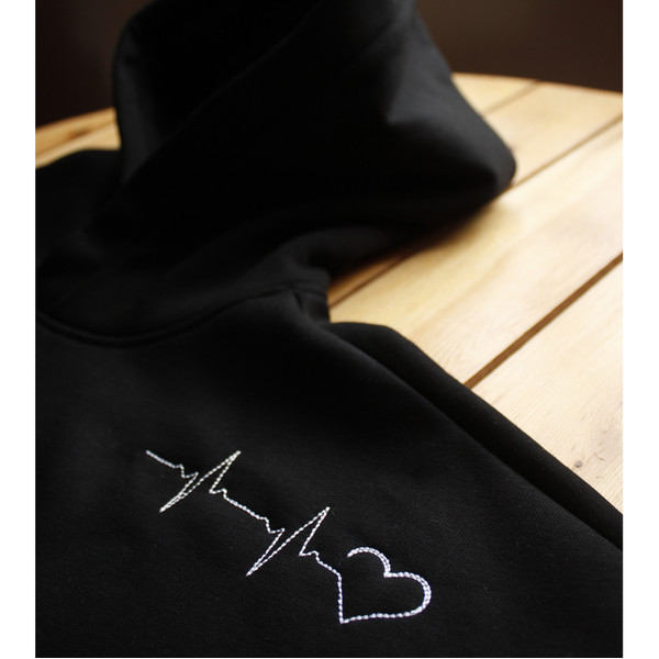 Heartline-heart-love-embroidery-design-4.jpg