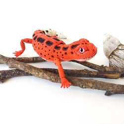 Leopard gecko figurine. Orange crocheted toy lizard. Gecko realistic toy handmade. Amigurumi animal Madagascar gecko.