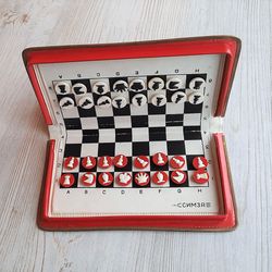 Soviet magnetic travel chess Simza - Russian magnet pocket chess vintage