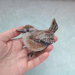 Needle felted wren bird brooch for women Handmade sparrow jewelry for girl Wool bird replica pin