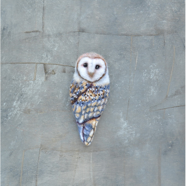 Needle felted owl pin for women (6).JPG