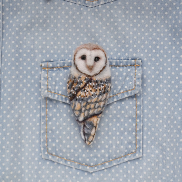 Needle felted owl pin for women (10).JPG
