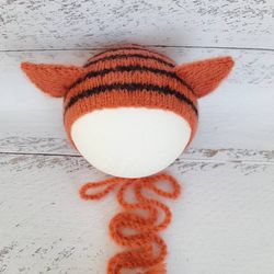 Tiger newborn bonnet knitting pattern