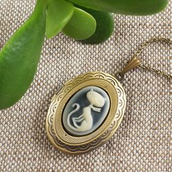 Cat Cameo Locket Necklace Ivory on Black Vintage Cameo Brass Oval Locket Pendant Necklace Cat lover Gift Jewelry 7241