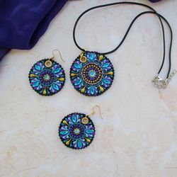 Adjustable leather necklace, Leather earrings. Leather jewelry set for women. Mandala pendant, Painted boho choker