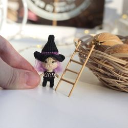 Halloween dollhouse miniature crochet witch doll micro crochet toy creepy cute gift tiny witch collectibles miniatures
