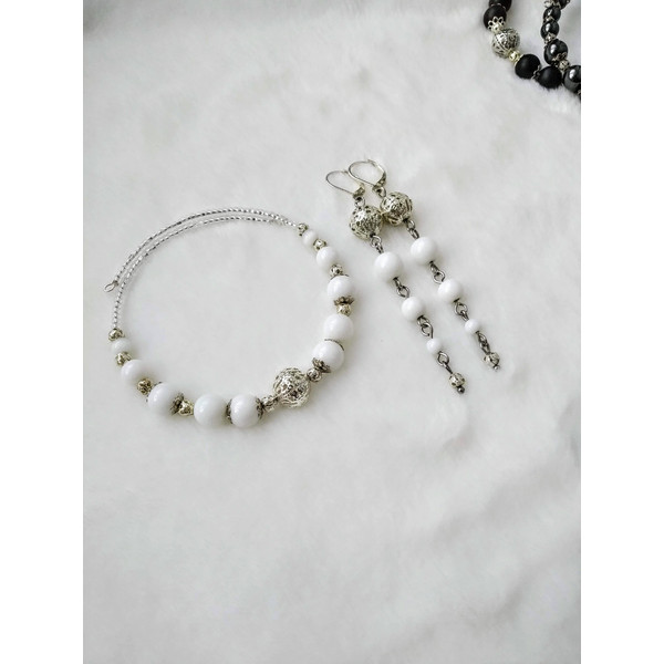 White-jewelry-set.jpg