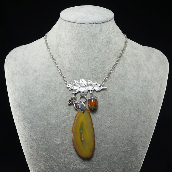 silver-oak-leaf-necklace