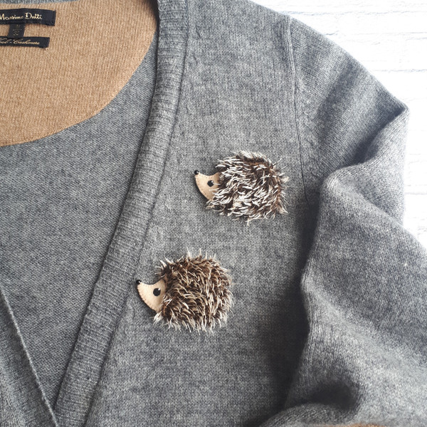 Hedgehog-brooch-3.jpg