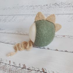 Dinosaur newborn bonnet knitting pattern