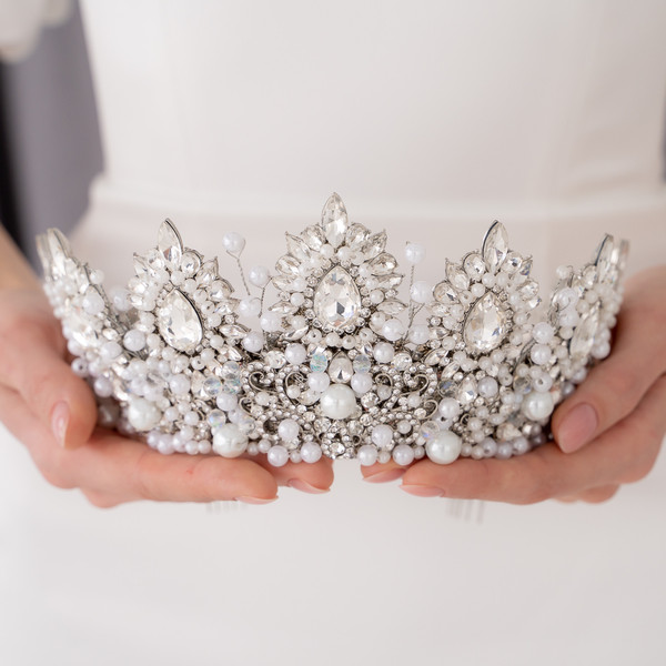Bridal_tiara_wedding_crown_bride_pearl_crown.jpg