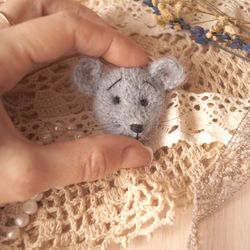 Small mouse knitting pattern. Toy knitting pattern. Rat toy tutorial.