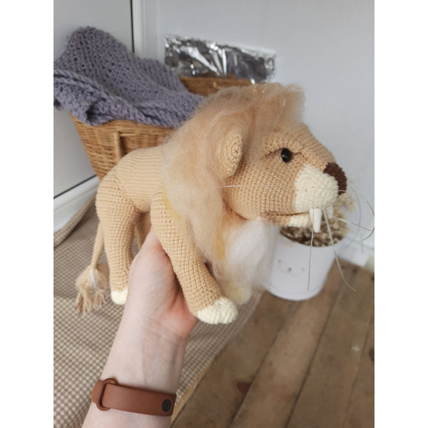Realistic animal toy lion wool yarn sculpture.jpg
