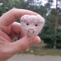 Small pig knitting pattern. Piggy toy tutorial.