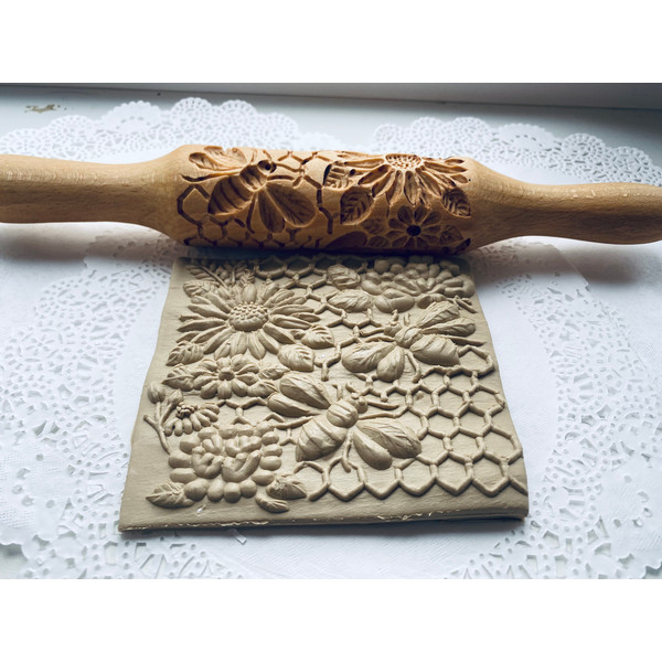 Embossed-rolling-pin-honeycomb