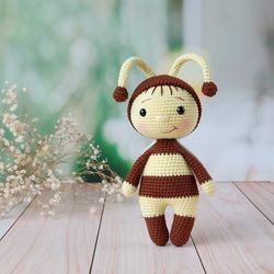 Crochet pattern of toys in English. Crochet bee. Pattern crochet bee. Crochet pattern toys. Tutorial crochet bee. Bee.