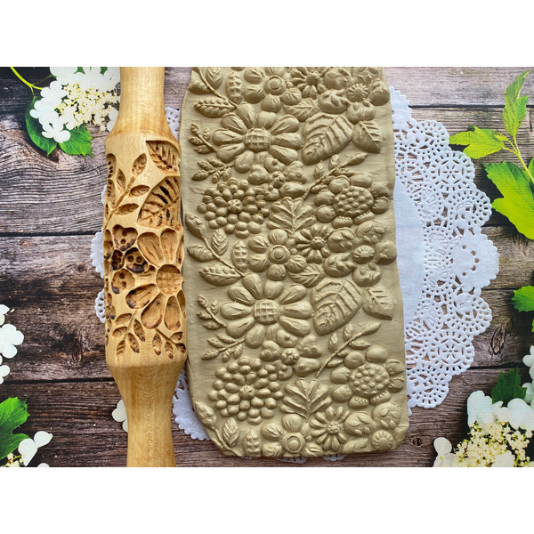 Engraved rolling pin, embossed rolling pin, with flower - Inspire Uplift