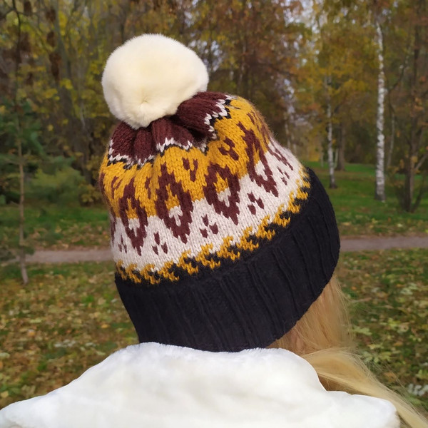 Warm-jacquard-knitted-pompom-hat-2