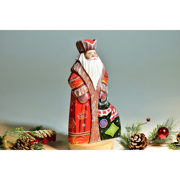 Red-Wooden-Santa-carved-figure-Christmas-collectible.jpg