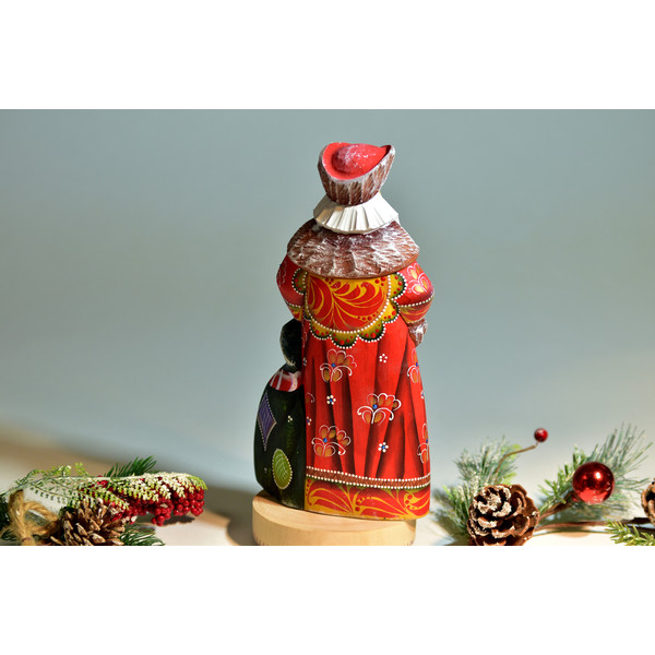 Red-Wooden-Santa-Collecible-Hand-Carved.jpg
