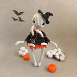 Halloween spider Chloe - crochet toy pattern