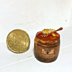 Dollhouse miniature 1:12 a barrel of honey!! Honeycomb! House bees.