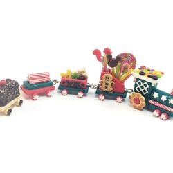 Dollhouse miniature 1:12 Christmas locomotive with sweet candy