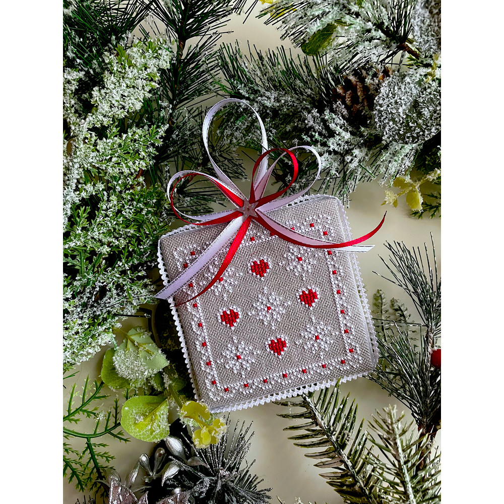 Lacy Christmas Ornament - Snowflake 2.jpg