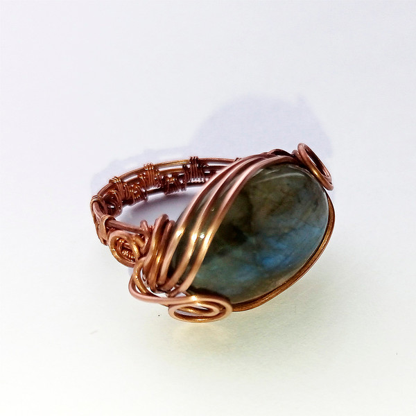 Wire wrapped ring with blue-green labradorite 4.jpg