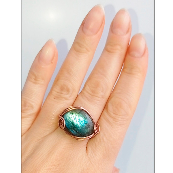 Wire wrapped ring with blue-green labradorite 6.jpg