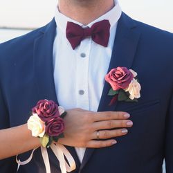 Burgundy corsage and boutonniere set. Prom corsage and boutonniere set. Wedding boutonniere. Bridesmaid corsage.