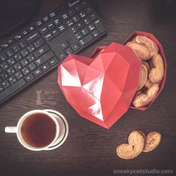 Paper Heart Box Love Valentine's gift- 3D Papercraft template Digital pattern for printing and cutting (PDF, SVG, dxf*)