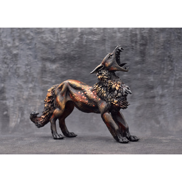 black-wolf-monster-figurine-sculpture-toy-animal-2.JPG