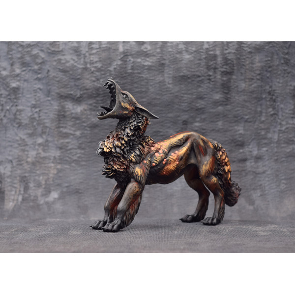 black-wolf-monster-figurine-sculpture-toy-animal-5.JPG