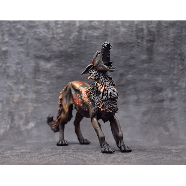 black-wolf-monster-figurine-sculpture-toy-animal-6.JPG