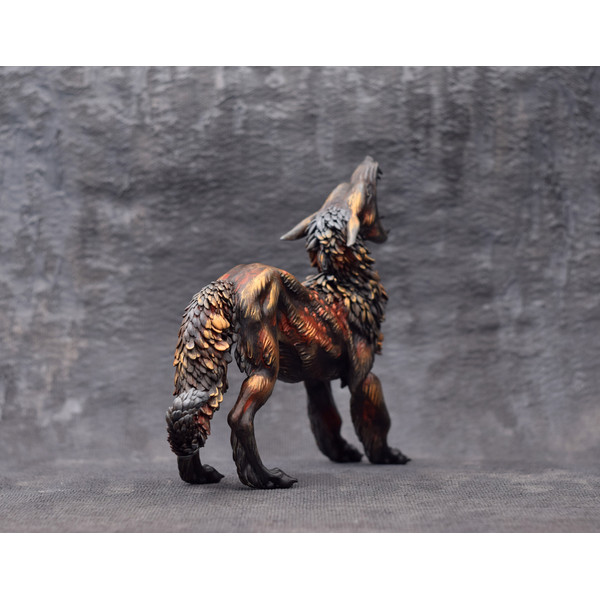 black-wolf-monster-figurine-sculpture-toy-animal-7.JPG