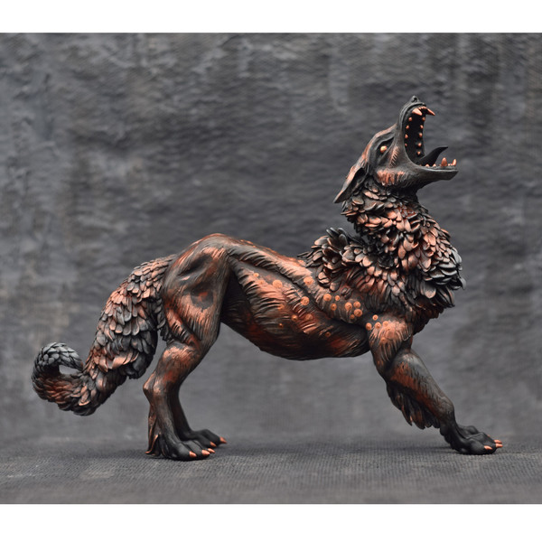 black-wolf-figurine-sculpture-toy-animal-1.JPG
